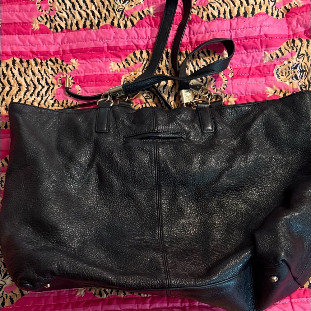 Juicy Couture Black Leather Shoulder Bag - Picture 2 of 7